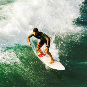 爱游戏赛事中心-中国足球职业联赛商业模式创新，职业联赛的产生标志着中国足球职业化的开端