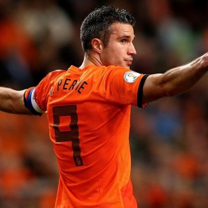 爱游戏平台体验-中卫推进是否能有效拉扯对手中场结构，中卫和中场的区别