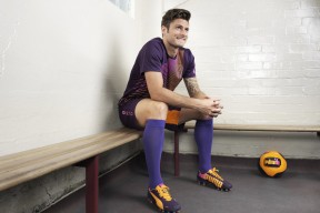 爱游戏娱乐-热刺客场逆转伯恩茅斯，继续争夺欧冠席位，热刺5_0伯恩利