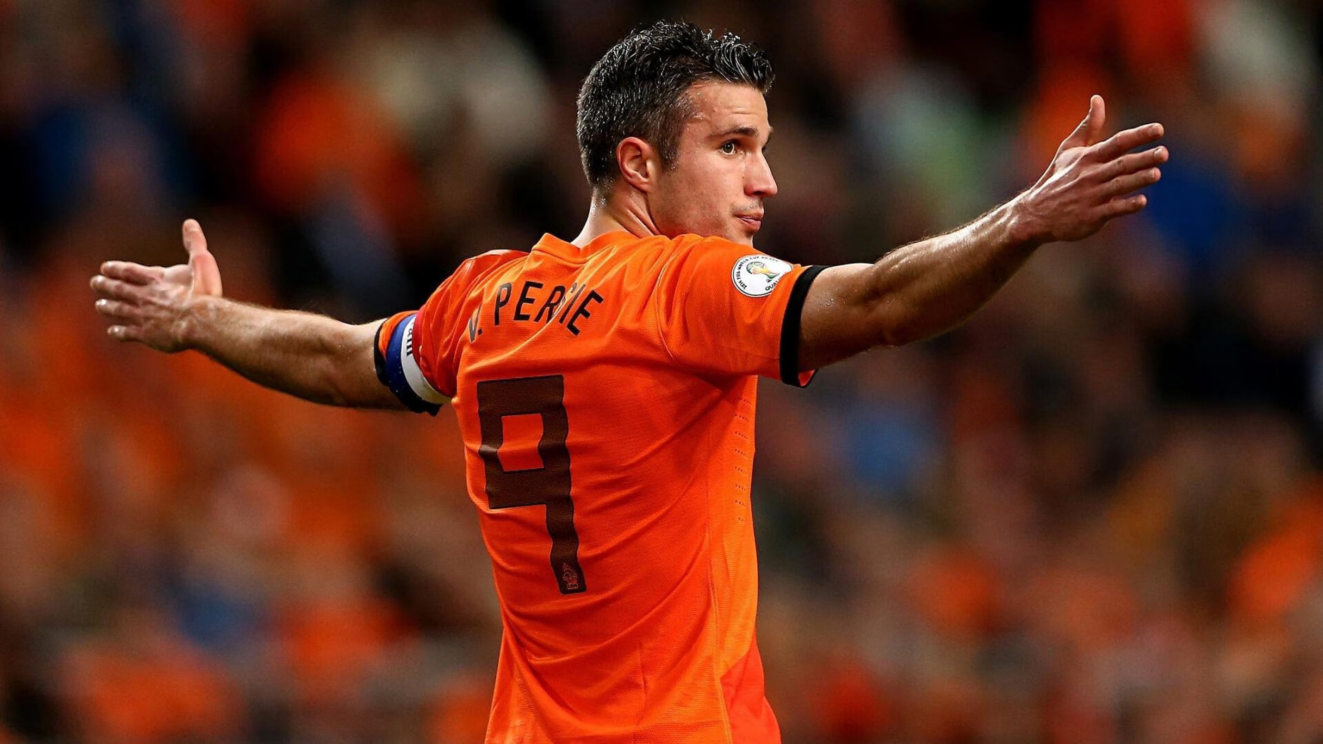 中卫推进是否能有效拉扯对手中场结构,中卫和中场的区别